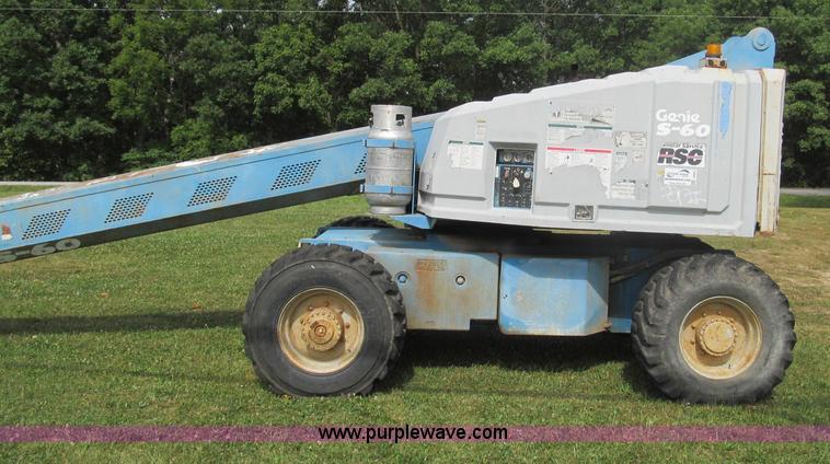 image for item I8994 1992 Genie S-60 boom lift