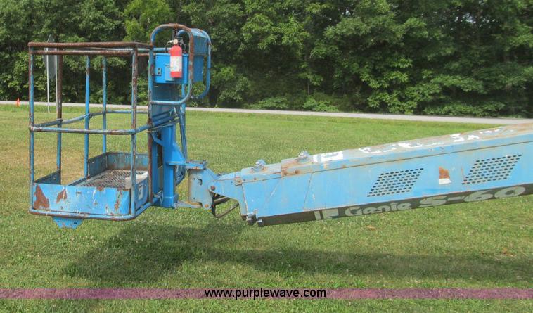 image for item I8994 1992 Genie S-60 boom lift