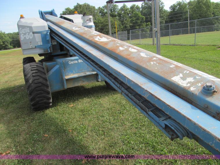 image for item I8994 1992 Genie S-60 boom lift