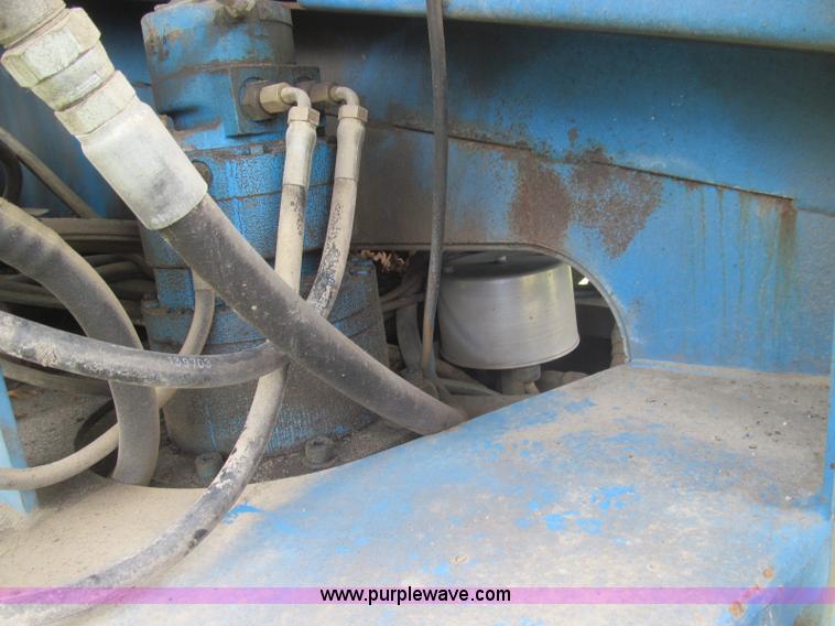 image for item I8994 1992 Genie S-60 boom lift