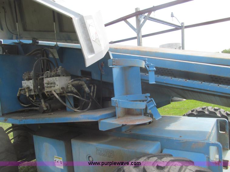 image for item I8994 1992 Genie S-60 boom lift