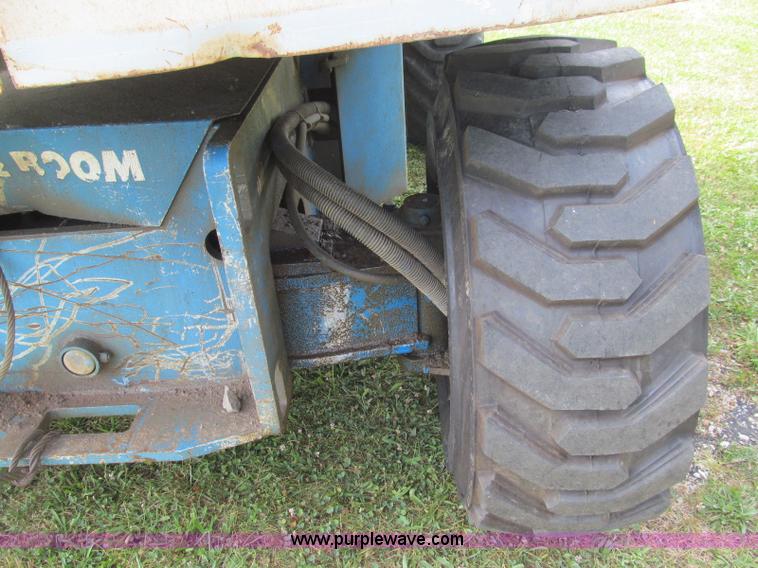 image for item I8994 1992 Genie S-60 boom lift