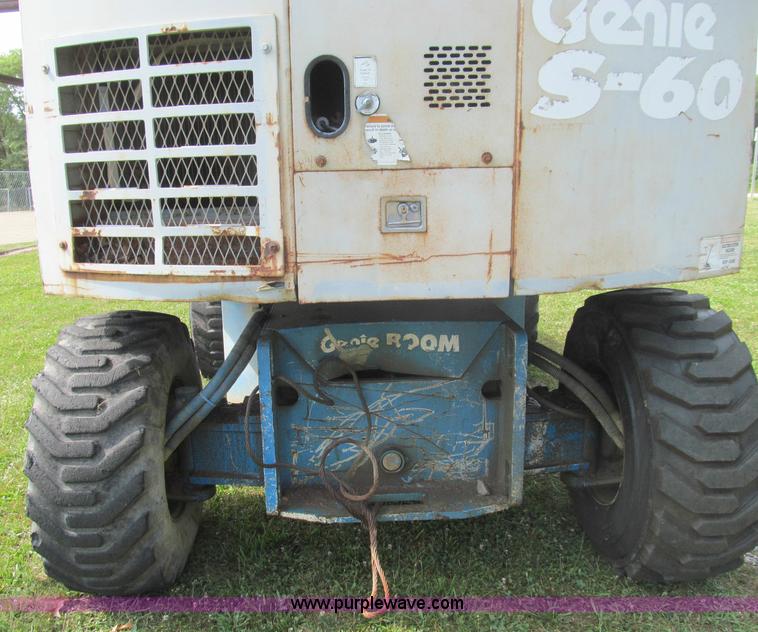 image for item I8994 1992 Genie S-60 boom lift
