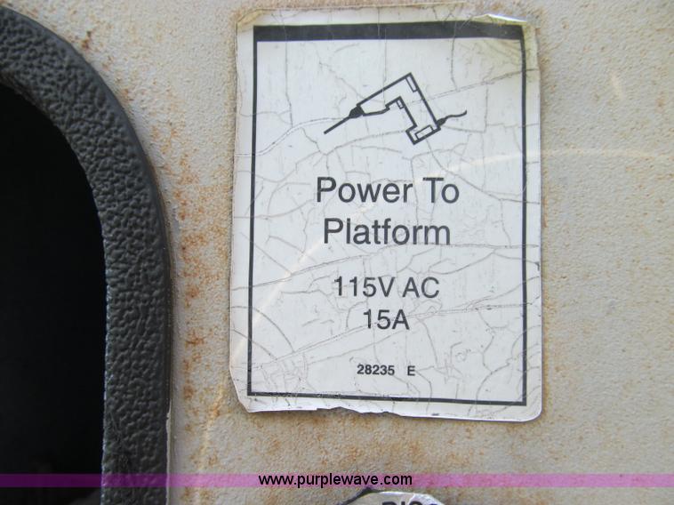 image for item I8994 1992 Genie S-60 boom lift