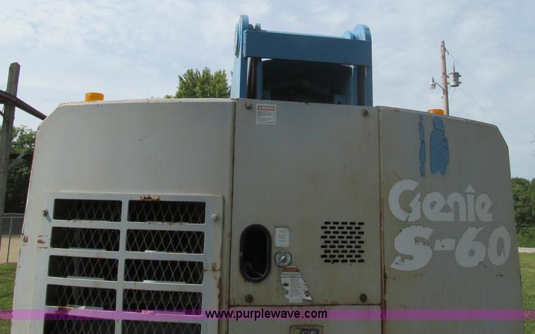 image for item I8994 1992 Genie S-60 boom lift