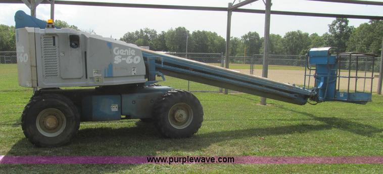 image for item I8994 1992 Genie S-60 boom lift