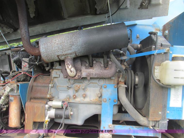 image for item I8994 1992 Genie S-60 boom lift