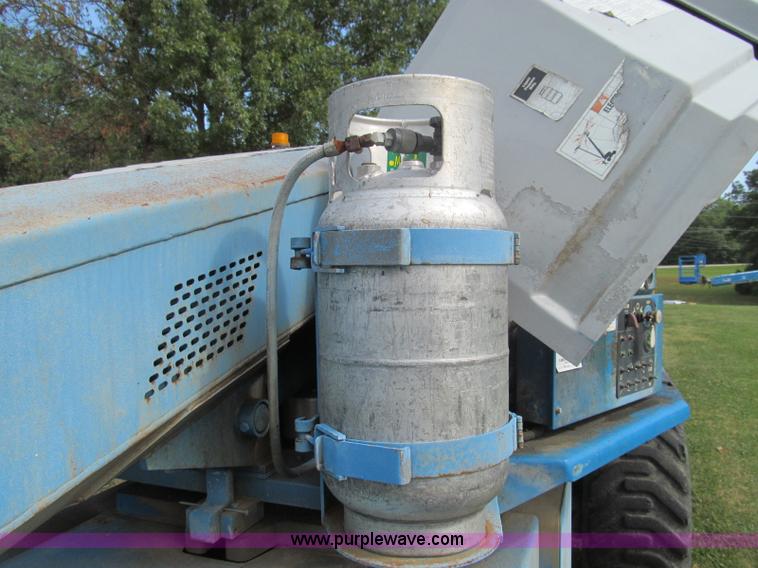 image for item I8994 1992 Genie S-60 boom lift