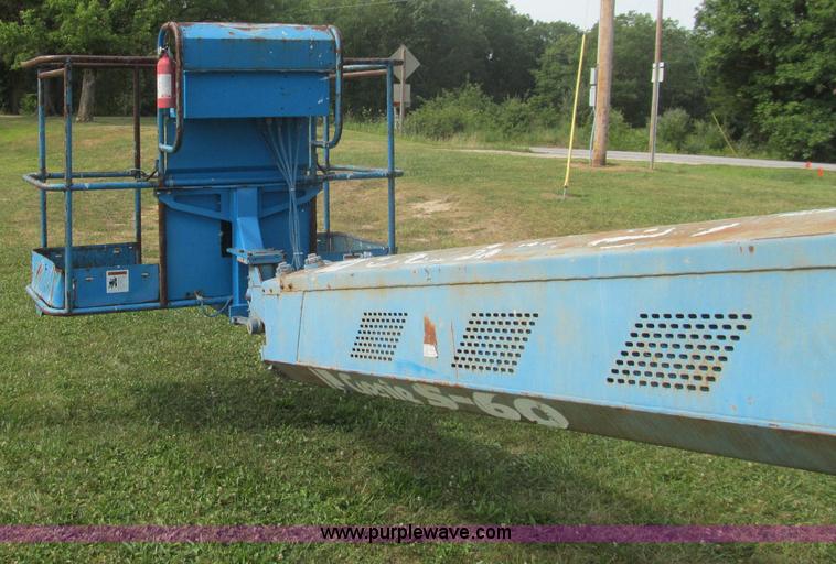 image for item I8994 1992 Genie S-60 boom lift