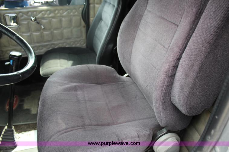 image for item J1018 1987 Peterbilt 359 Classic semi truck