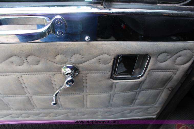 image for item J1018 1987 Peterbilt 359 Classic semi truck