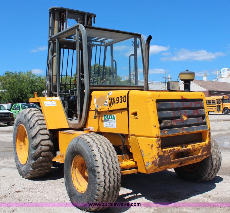 image for item J1050 JCB 930 forklift