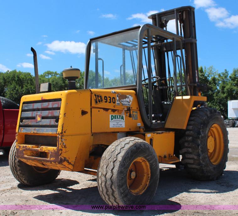 image for item J1050 JCB 930 forklift