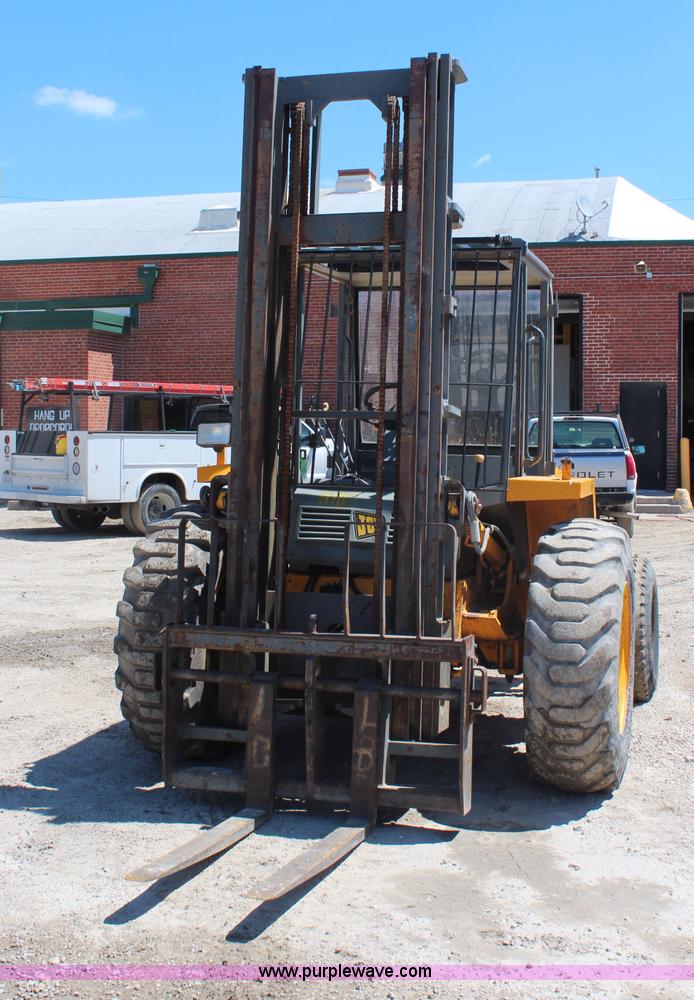 image for item J1050 JCB 930 forklift