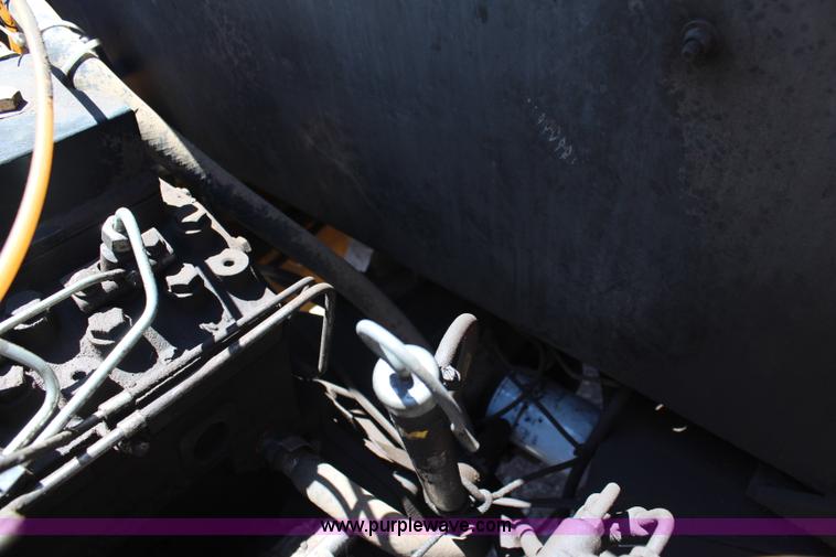 image for item J1050 JCB 930 forklift