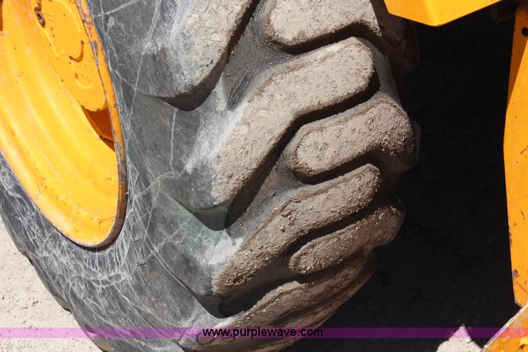 image for item J1050 JCB 930 forklift