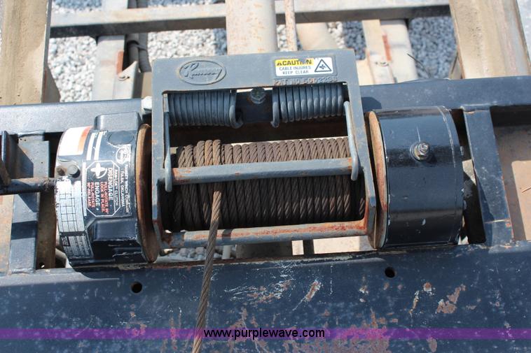 image for item J1080 1997 Ford F800 roll back truck