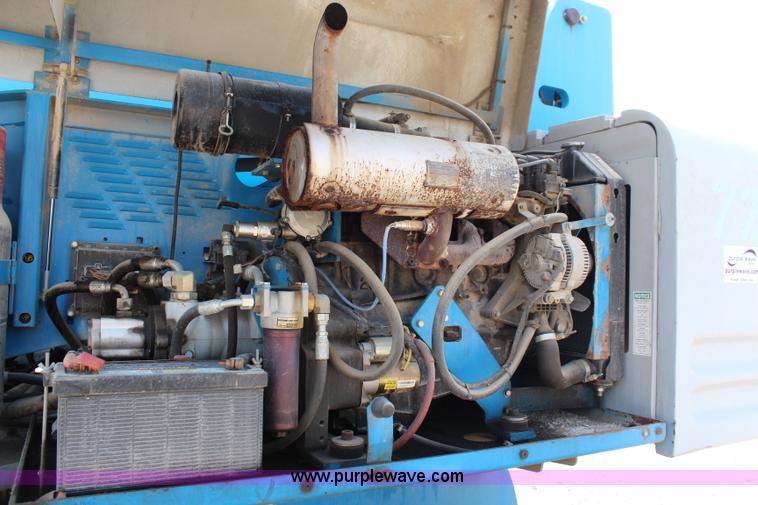 image for item J1081 1999 Genie S85 boom lift