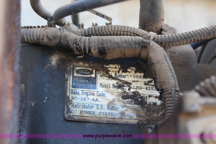 image for item J1081 1999 Genie S85 boom lift