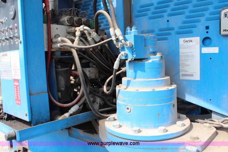 image for item J1081 1999 Genie S85 boom lift