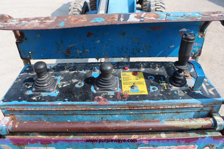 image for item J1082 2000 Genie S60 boom lift