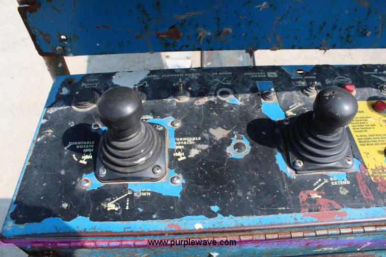 image for item J1082 2000 Genie S60 boom lift