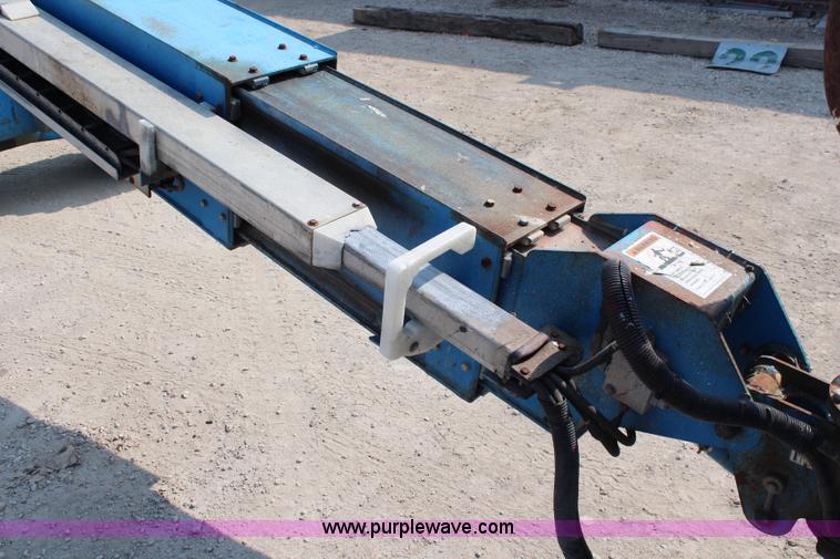 image for item J1082 2000 Genie S60 boom lift