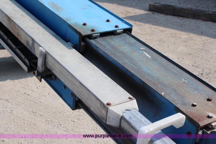 image for item J1082 2000 Genie S60 boom lift