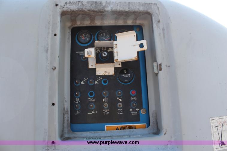 image for item J1082 2000 Genie S60 boom lift