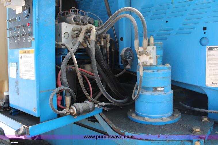 image for item J1082 2000 Genie S60 boom lift