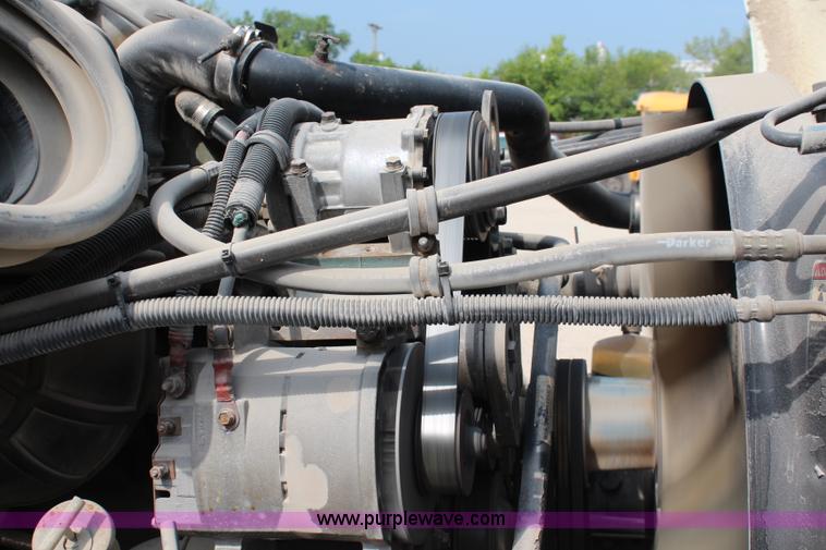 image for item J1083 2000 Freightliner Century Class semi truck