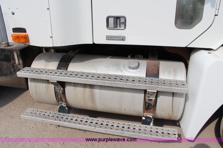 image for item J1083 2000 Freightliner Century Class semi truck