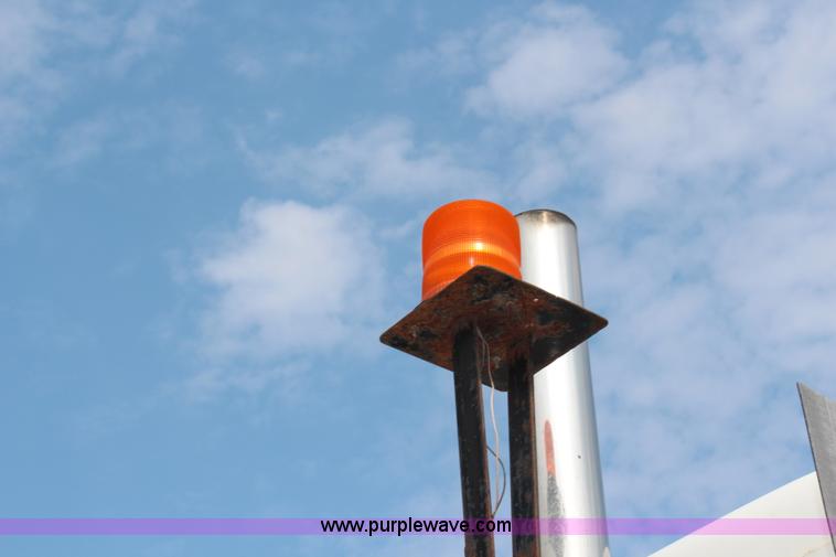 image for item J1083 2000 Freightliner Century Class semi truck