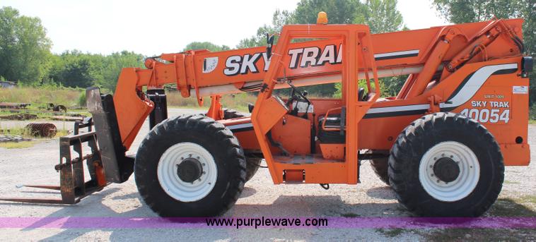 image for item J1210 2000 Sky Trak 10054 telehandler