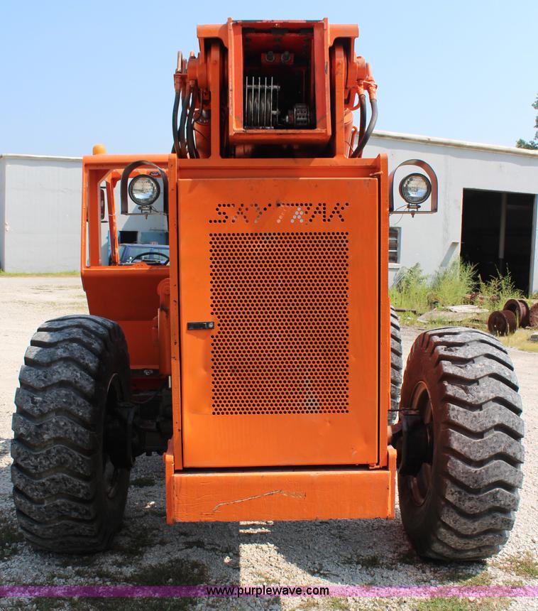 image for item J1210 2000 Sky Trak 10054 telehandler