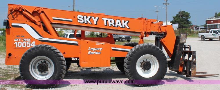image for item J1210 2000 Sky Trak 10054 telehandler