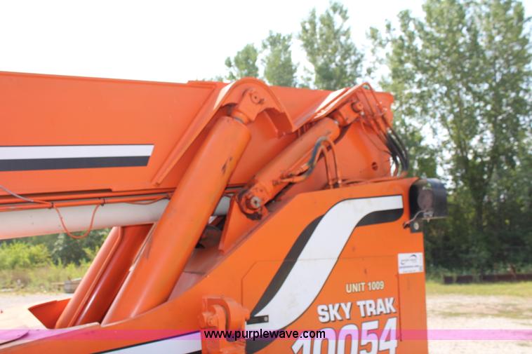 image for item J1210 2000 Sky Trak 10054 telehandler