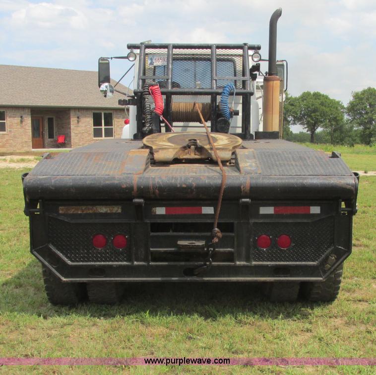 image for item J2468 1981 Mack R686ST semi truck