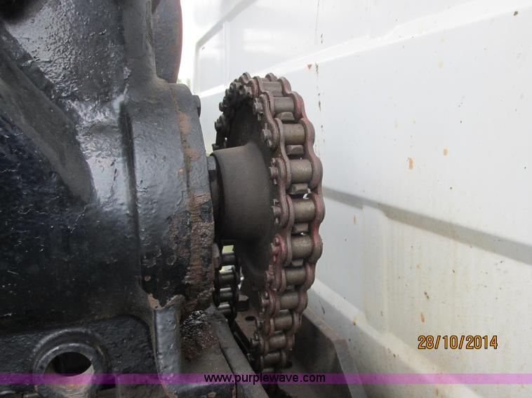 image for item J2468 1981 Mack R686ST semi truck