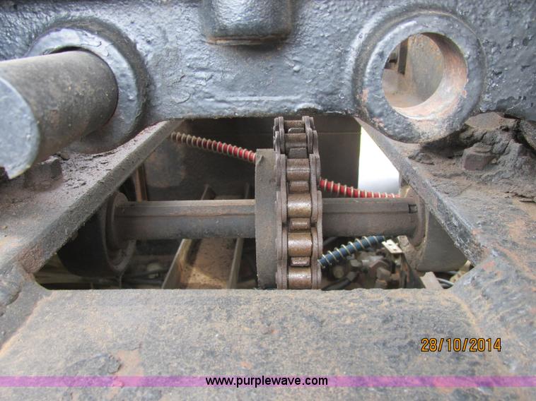 image for item J2468 1981 Mack R686ST semi truck