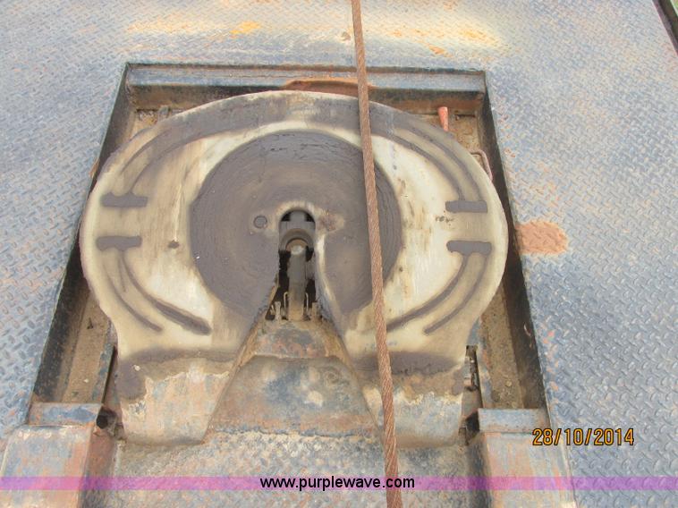 image for item J2468 1981 Mack R686ST semi truck