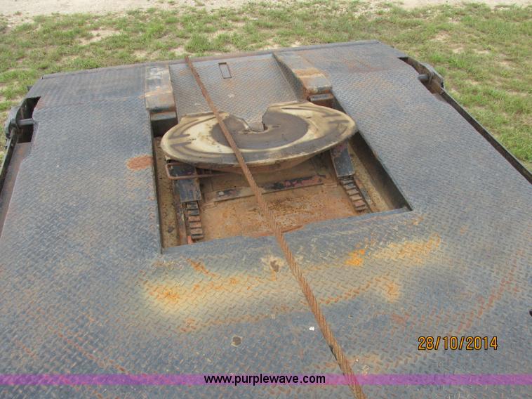 image for item J2468 1981 Mack R686ST semi truck