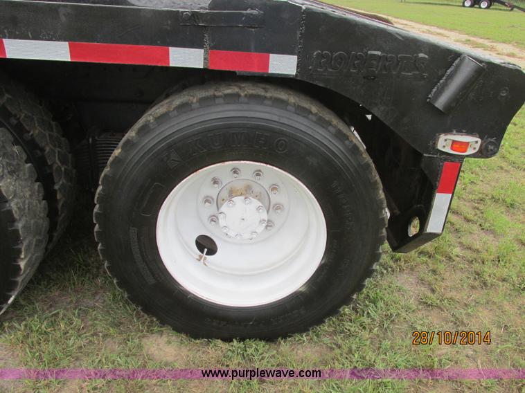 image for item J2468 1981 Mack R686ST semi truck