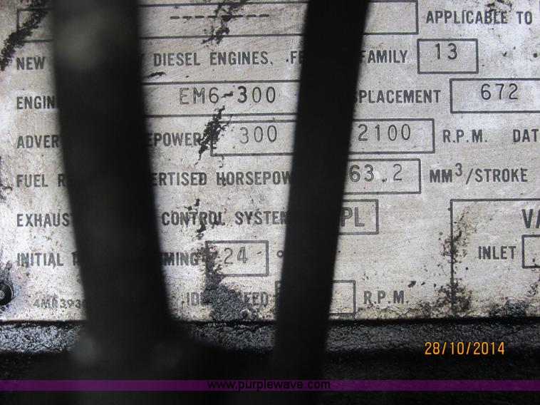 image for item J2468 1981 Mack R686ST semi truck