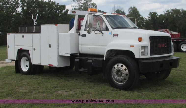 image for item J2469 2002 GMC C6500 service truck