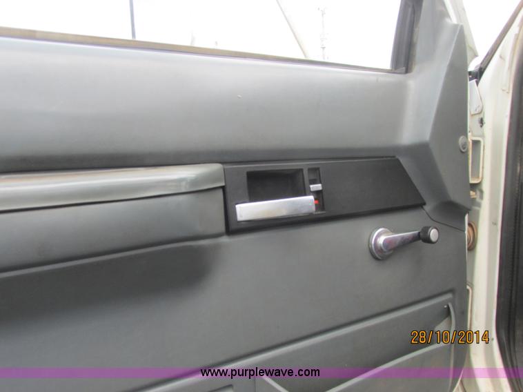 image for item J2469 2002 GMC C6500 service truck