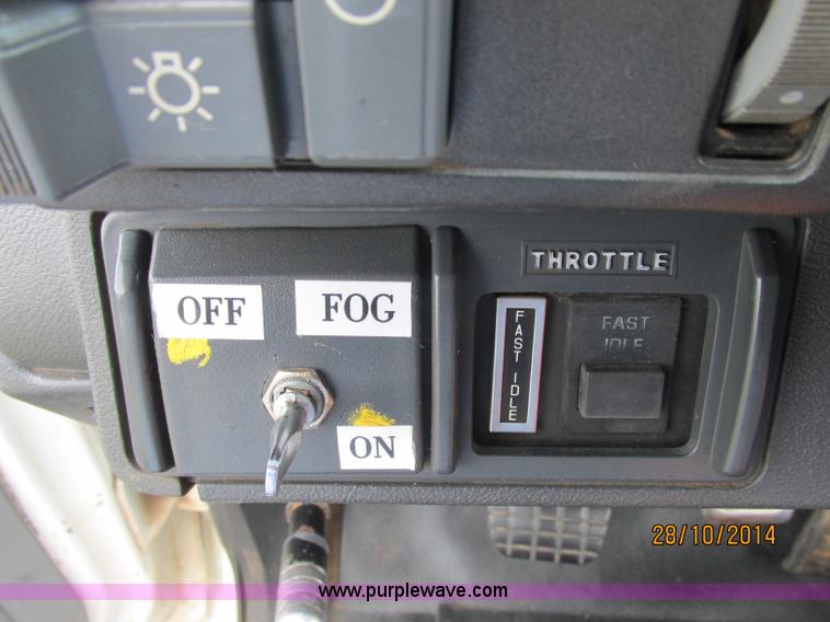 image for item J2469 2002 GMC C6500 service truck