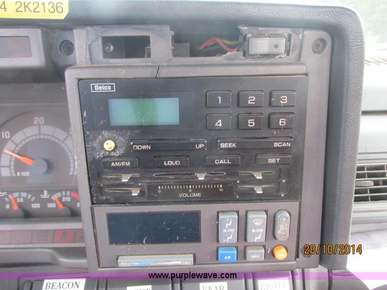 image for item J2469 2002 GMC C6500 service truck