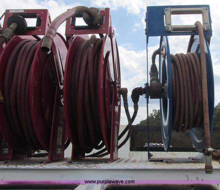 image for item J2469 2002 GMC C6500 service truck