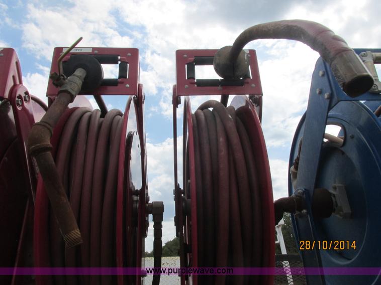 image for item J2469 2002 GMC C6500 service truck